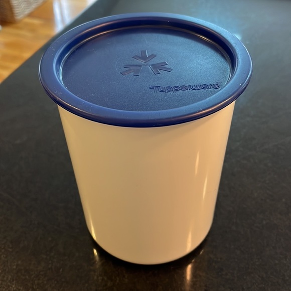 Tupperware Vintage One Touch - Set of 4 Nesting White Canisters Blue Seal - Picture 16 of 16